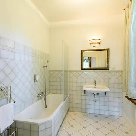 Palac Zdunowo Aparthotel 4*