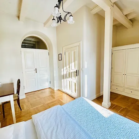 Palac Zdunowo Aparthotel Zaluski (Plonsk)