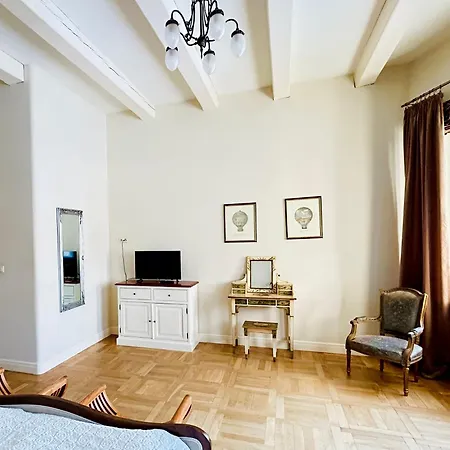 מלון דירות Palac Zdunowo
