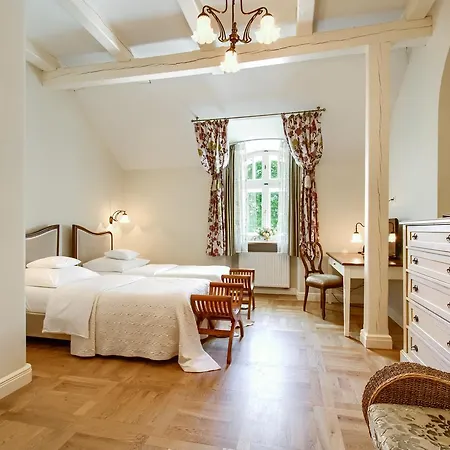 Palac Zdunowo Aparthotel 4*