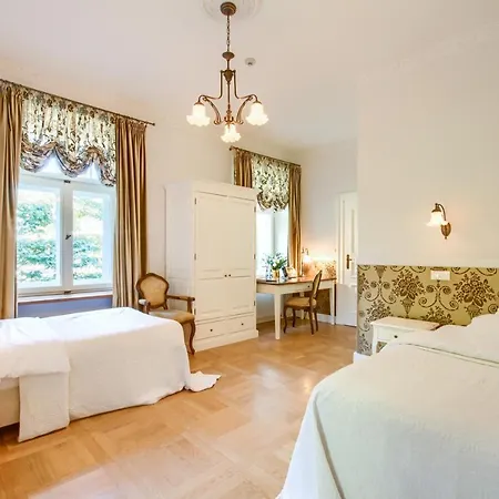 Aparthotel Palac Zdunowo 4*
