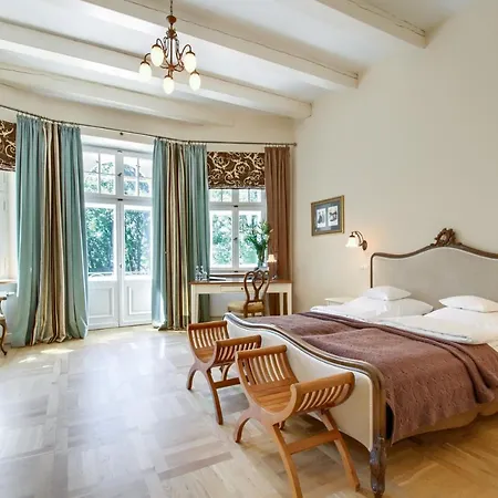 Palac Zdunowo 4* Załuski