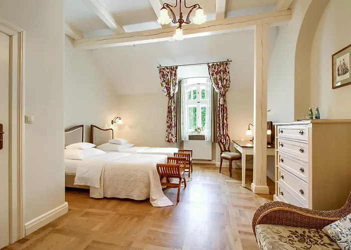 Pałac Zdunowo Hotel apartamentowy 4*