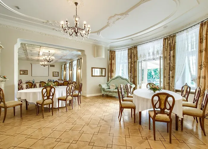Hotel apartamentowy Pałac Zdunowo 4*